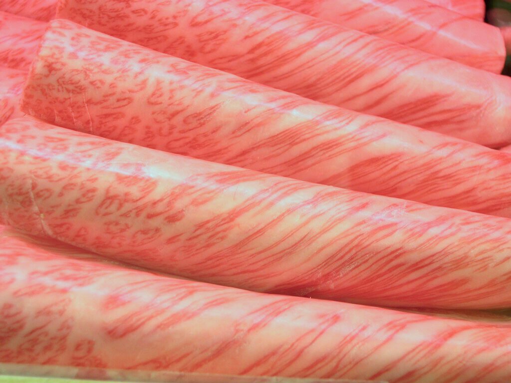 Corte de carne Wagyu con alto marmoleo de grasa