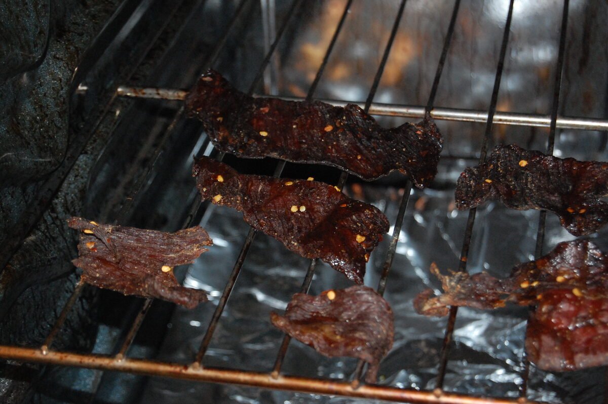 Cecina de res (jerky) en proceso de secado